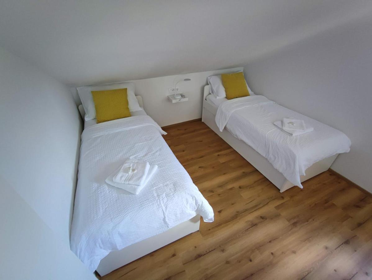 Apartments Frank Шіло Екстер'єр фото