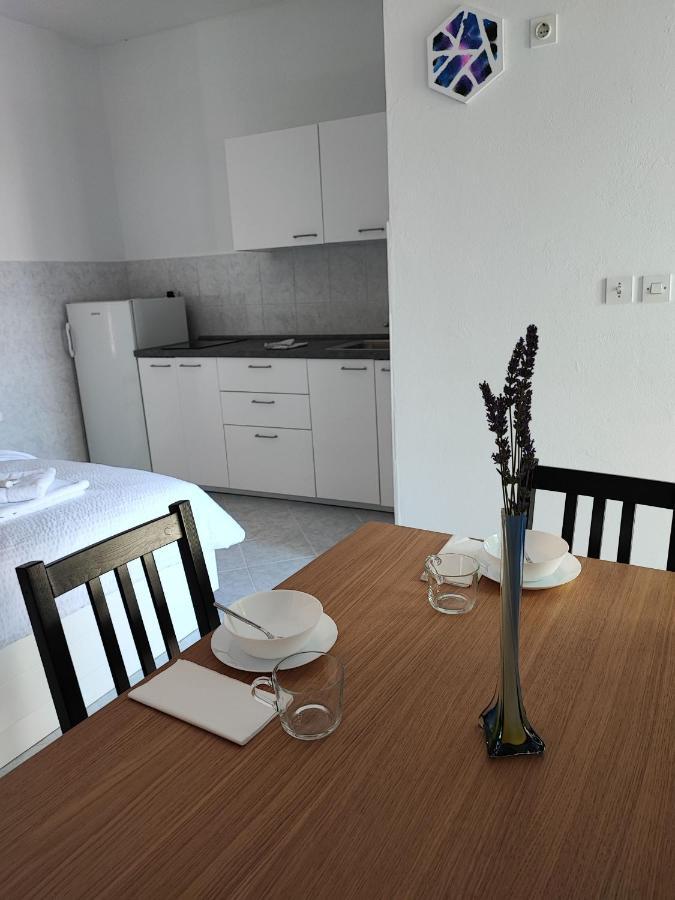 Apartments Frank Шіло Екстер'єр фото